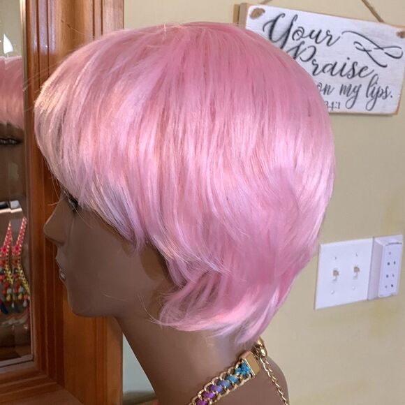Pink synthetic wig.  Beautiful classy Bob cut - Picture 2 of 8